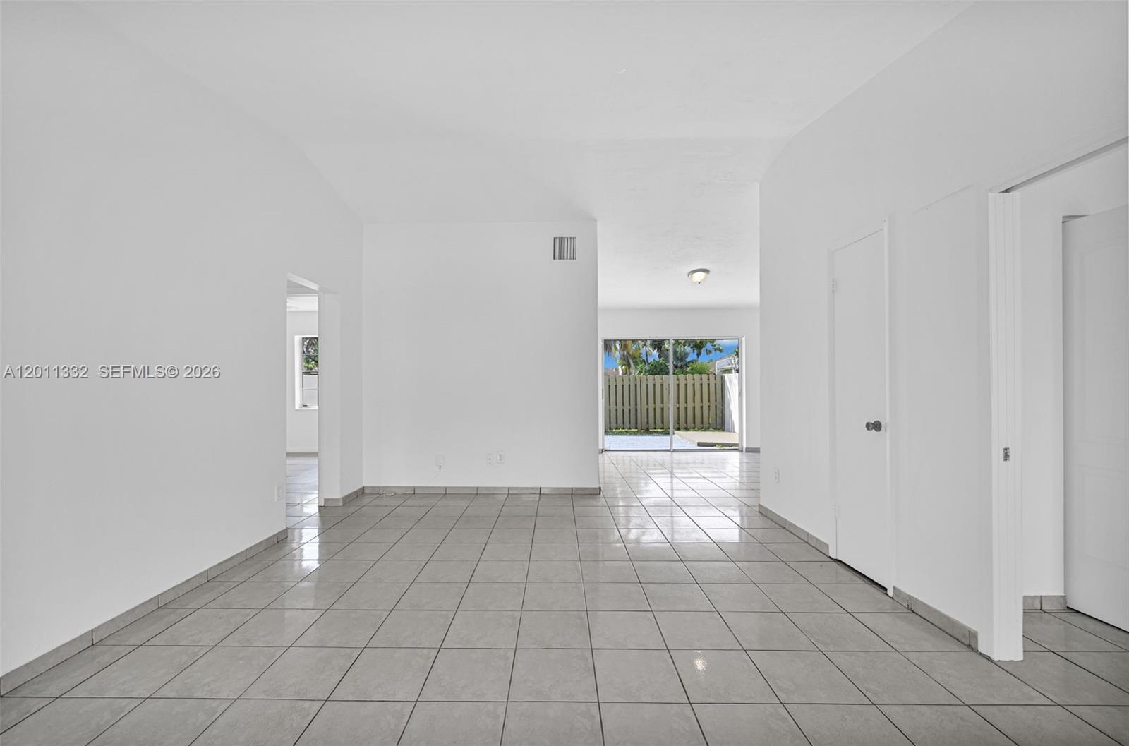 12438 Sw 115th Terrace Property Photo 3