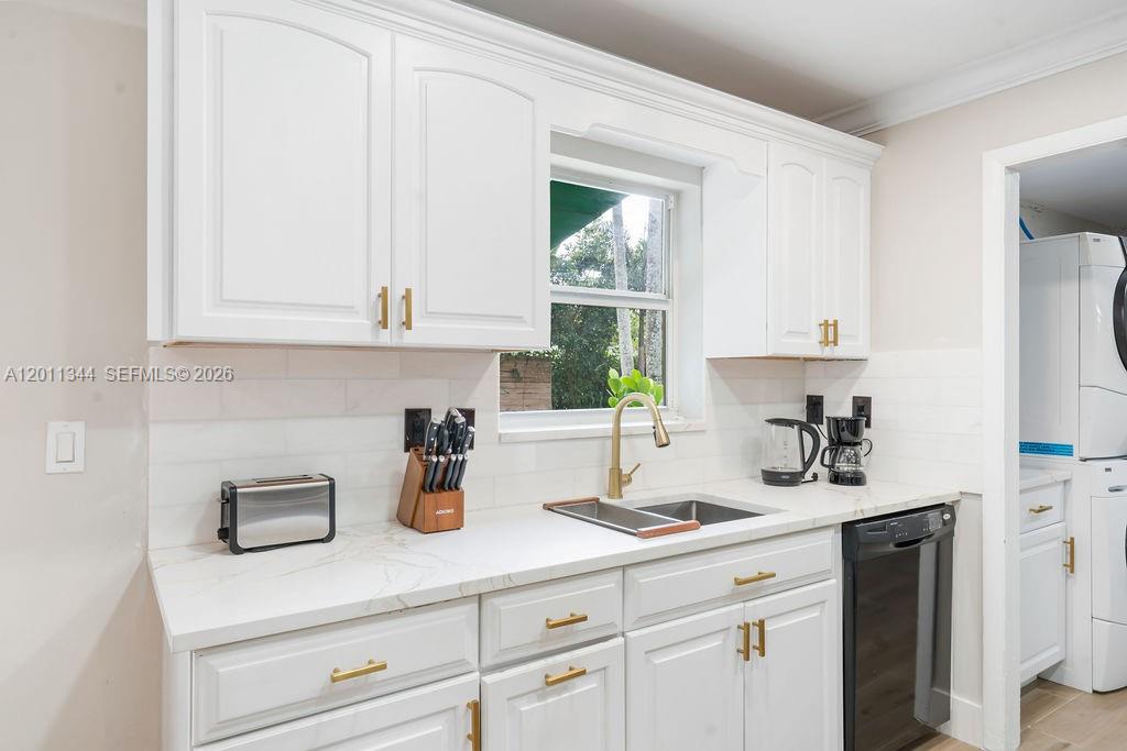 913 Lighthouse Drive Property Photo 11