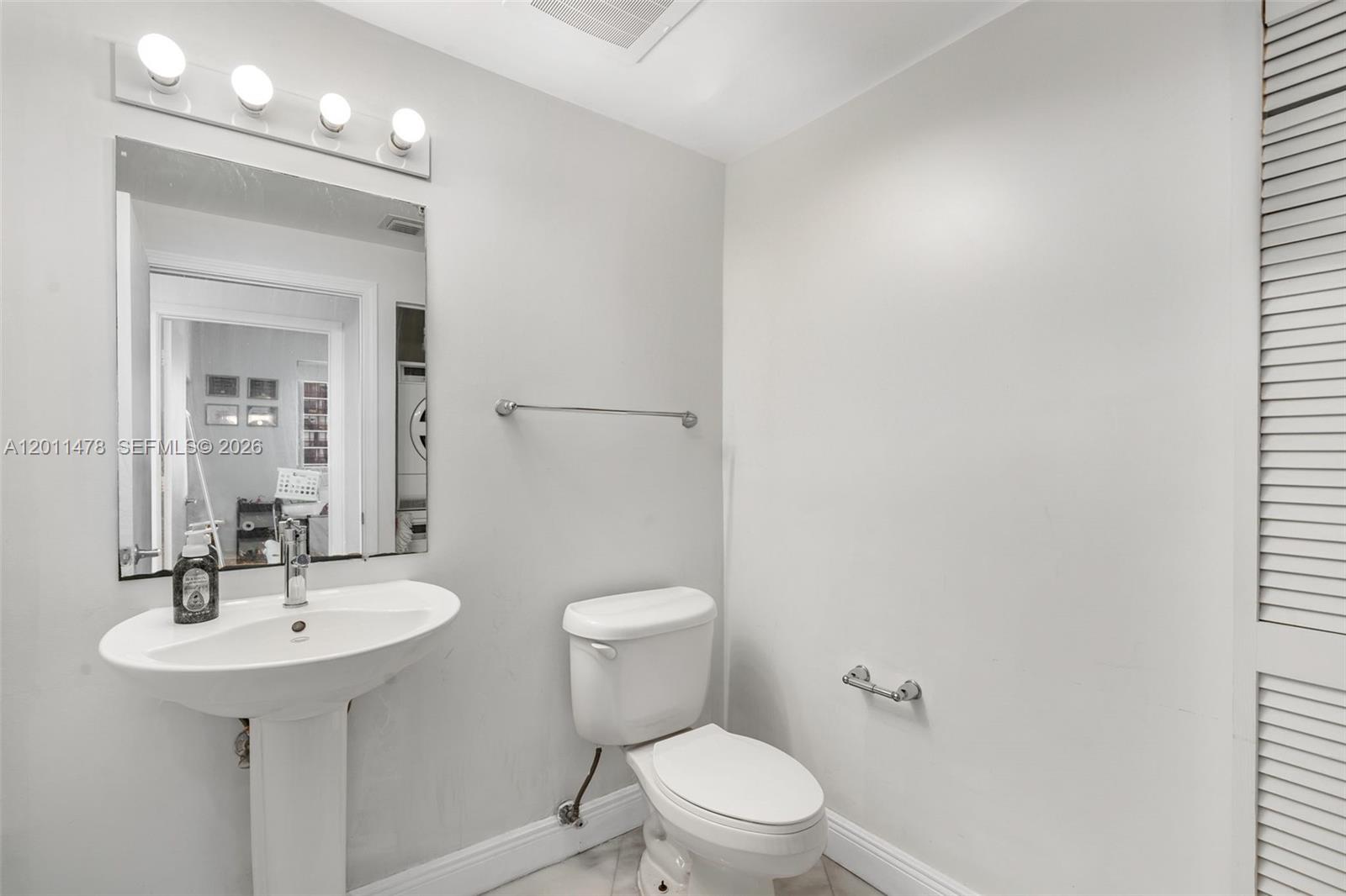 601 Ne 36th Street 1103 Property Photo 24