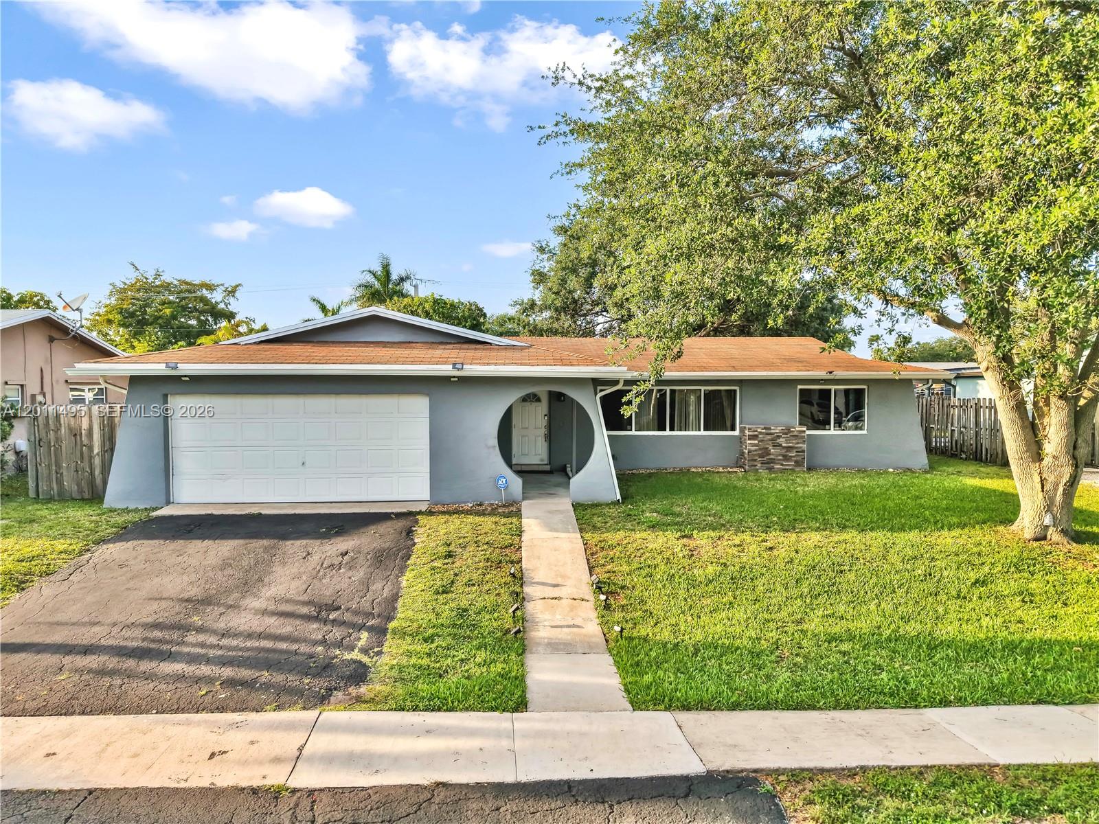 9511 NW 8th Street Property Photo 1