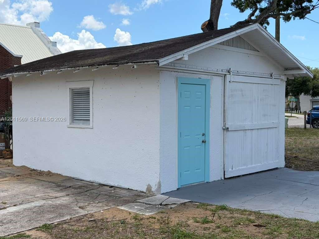 1870 Lakeview Road 1 Property Photo 3