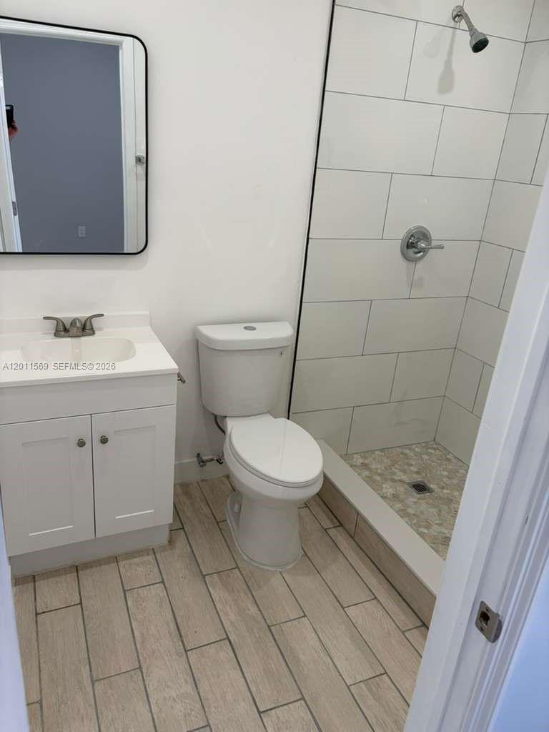 1870 Lakeview Road 1 Property Photo 10