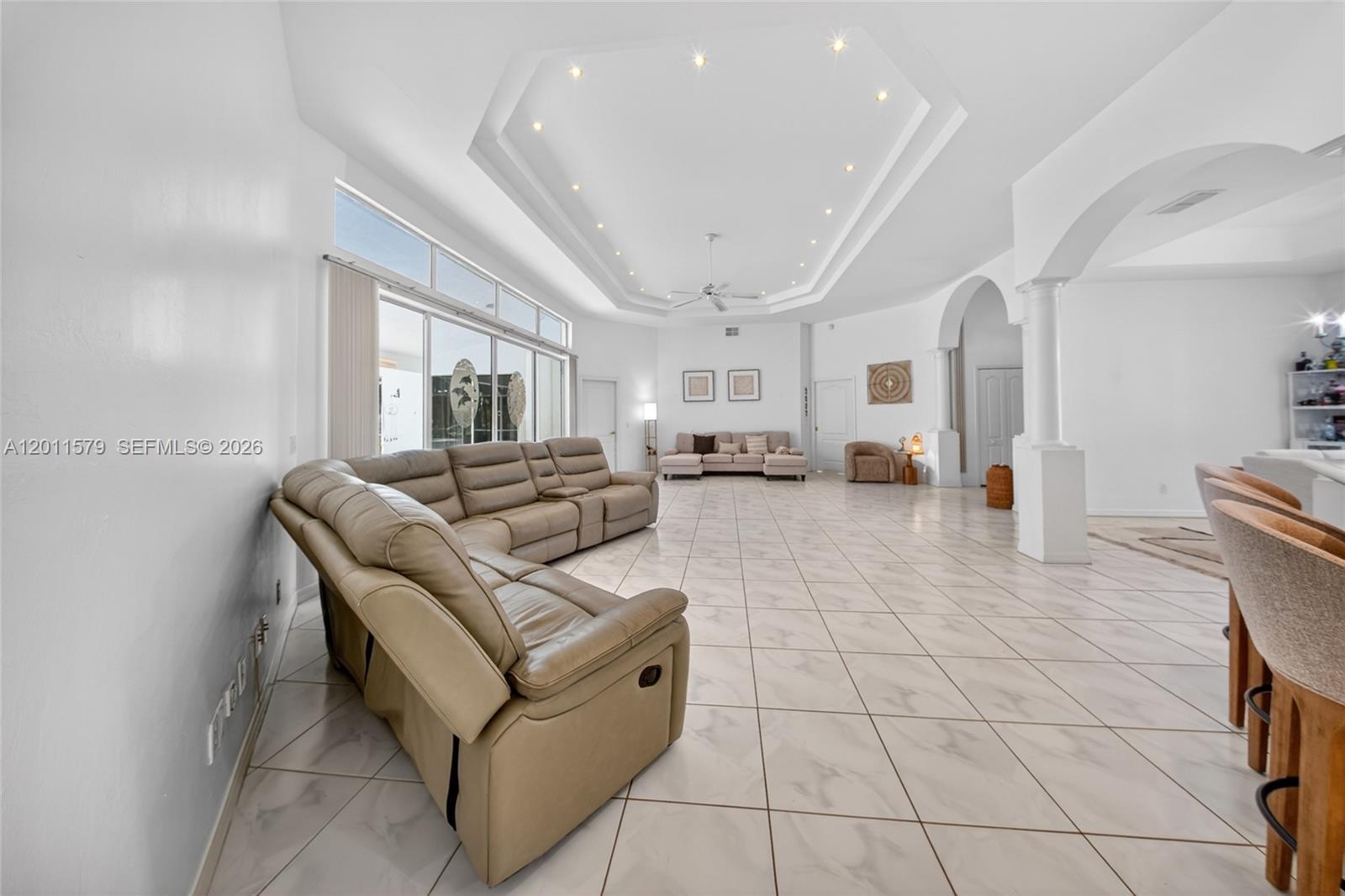 A12011579 Property Photo 7