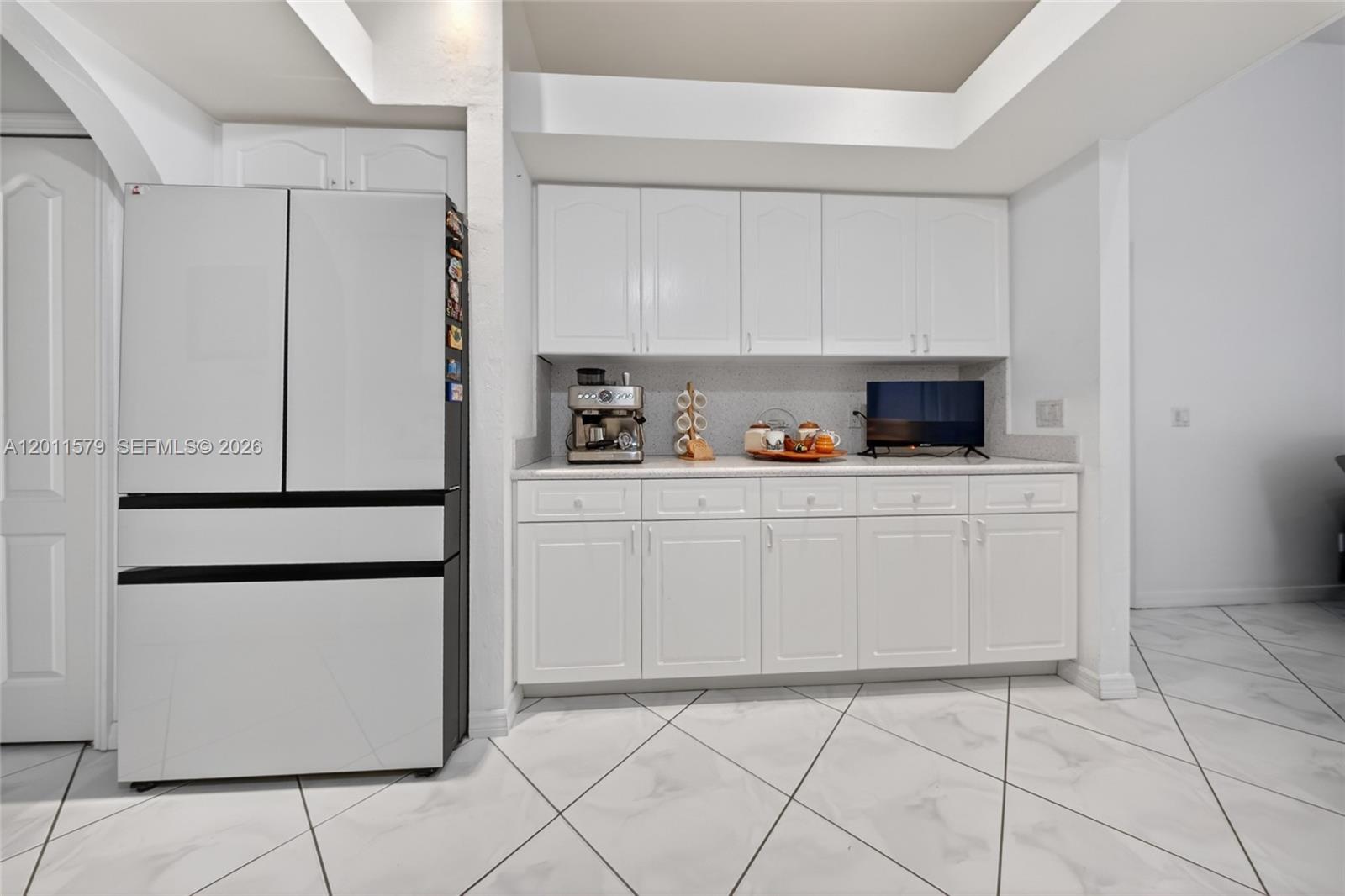 A12011579 Property Photo 10