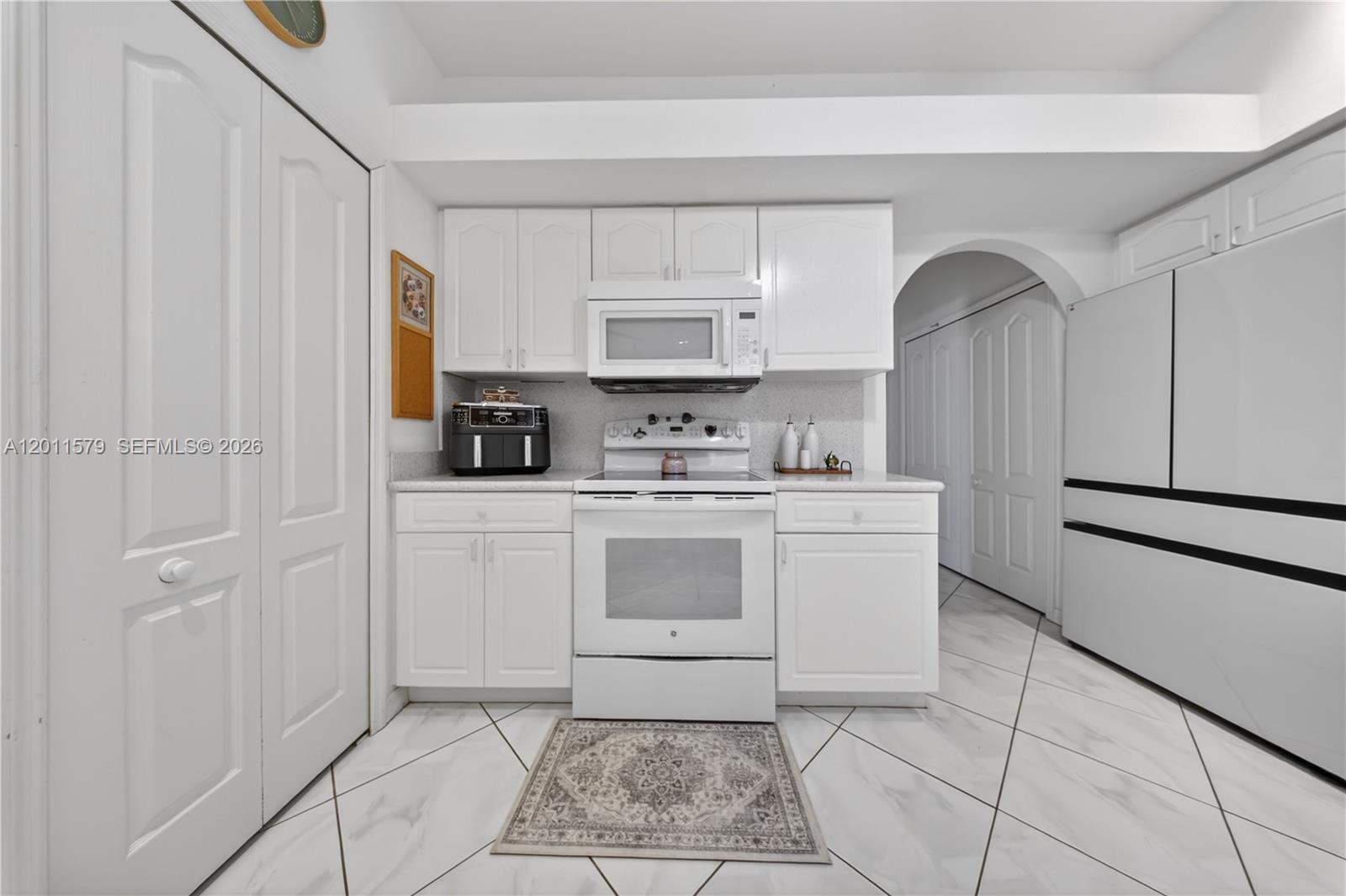 A12011579 Property Photo 12