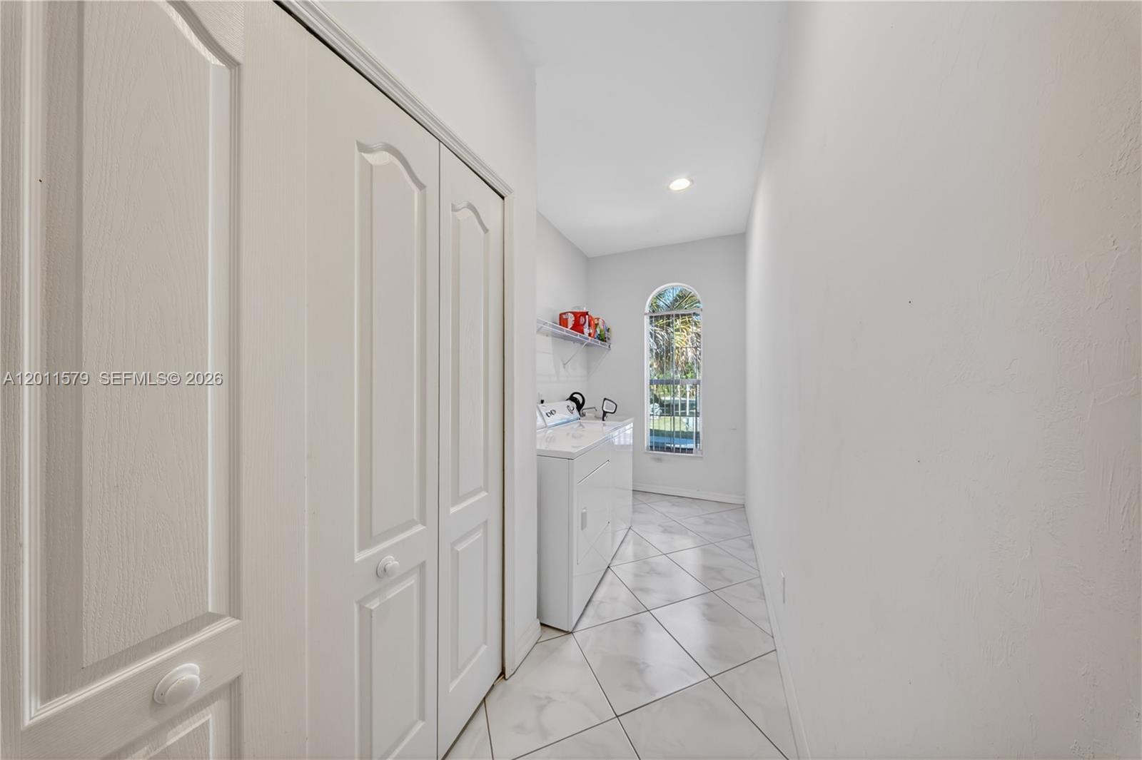 A12011579 Property Photo 14