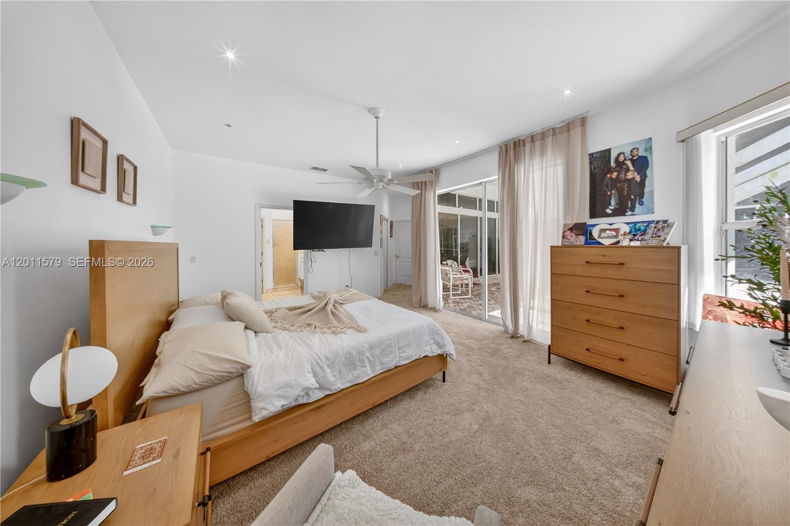 A12011579 Property Photo 17