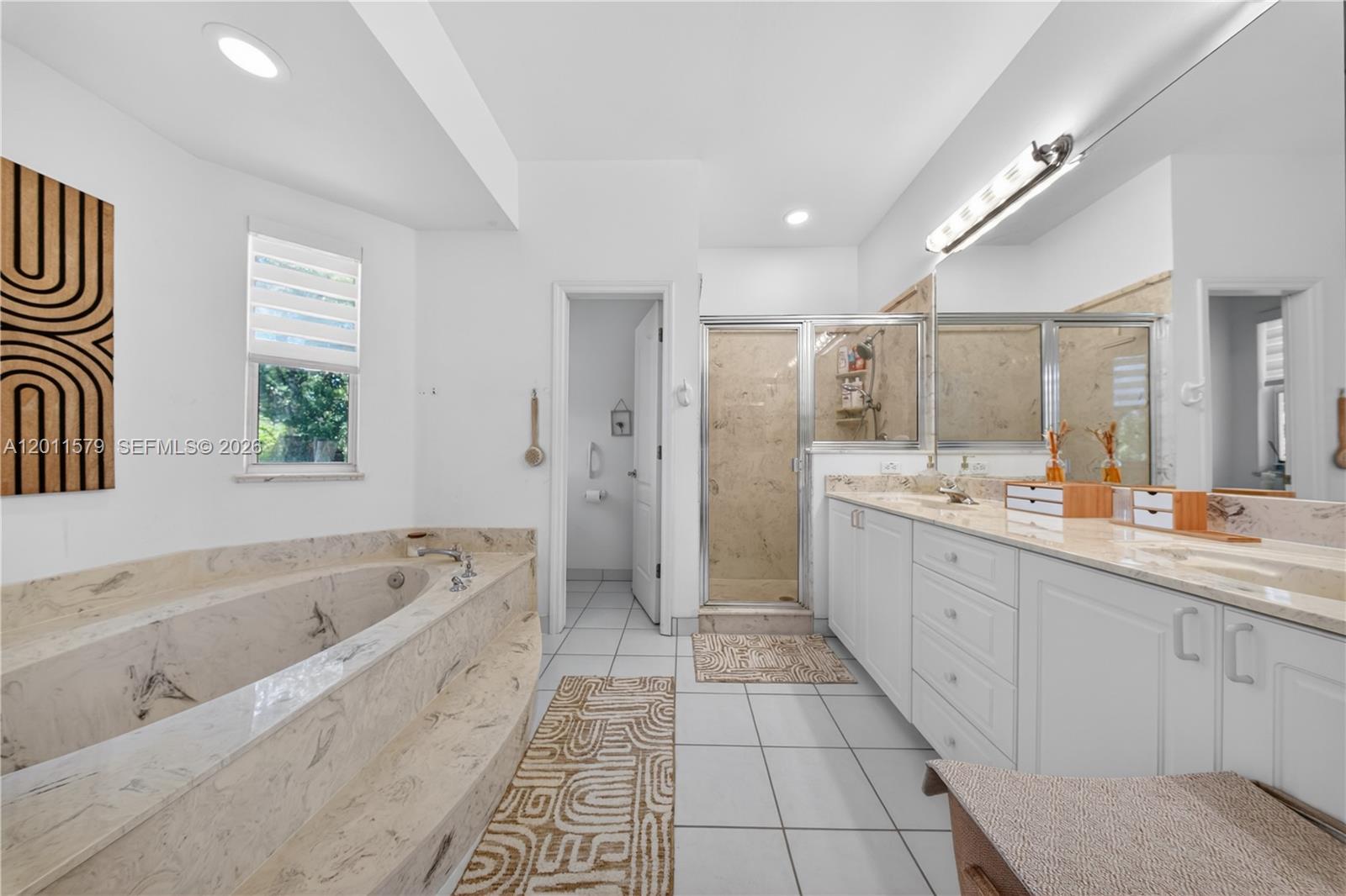 A12011579 Property Photo 18