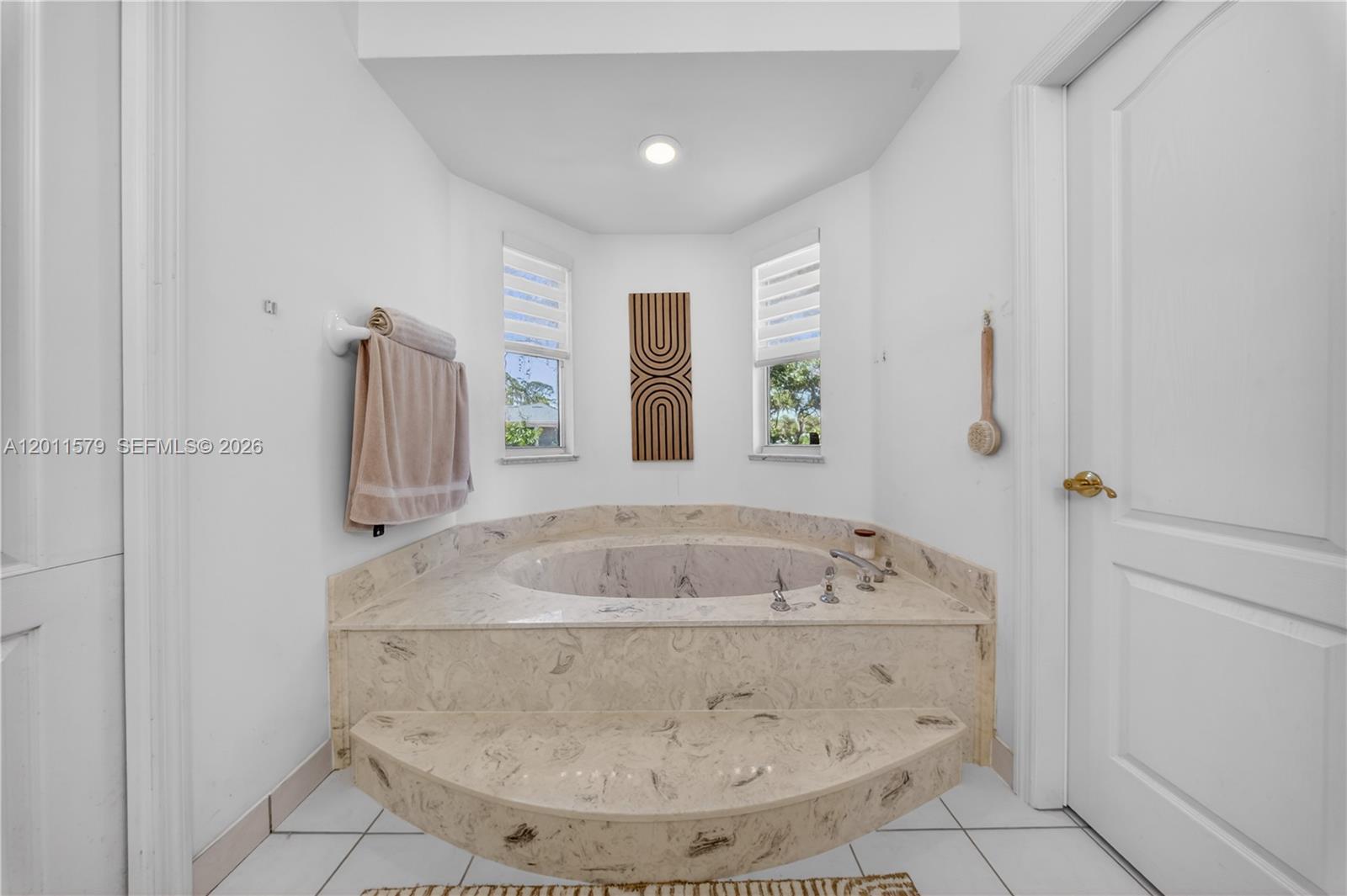 A12011579 Property Photo 19