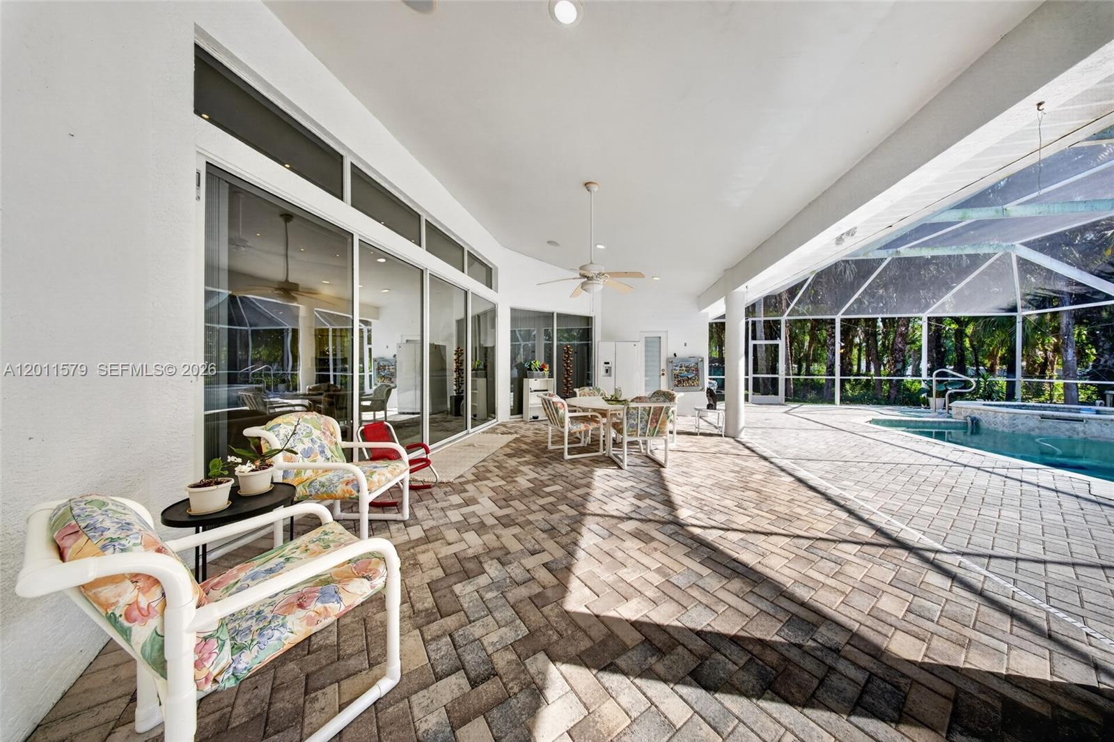 A12011579 Property Photo 23