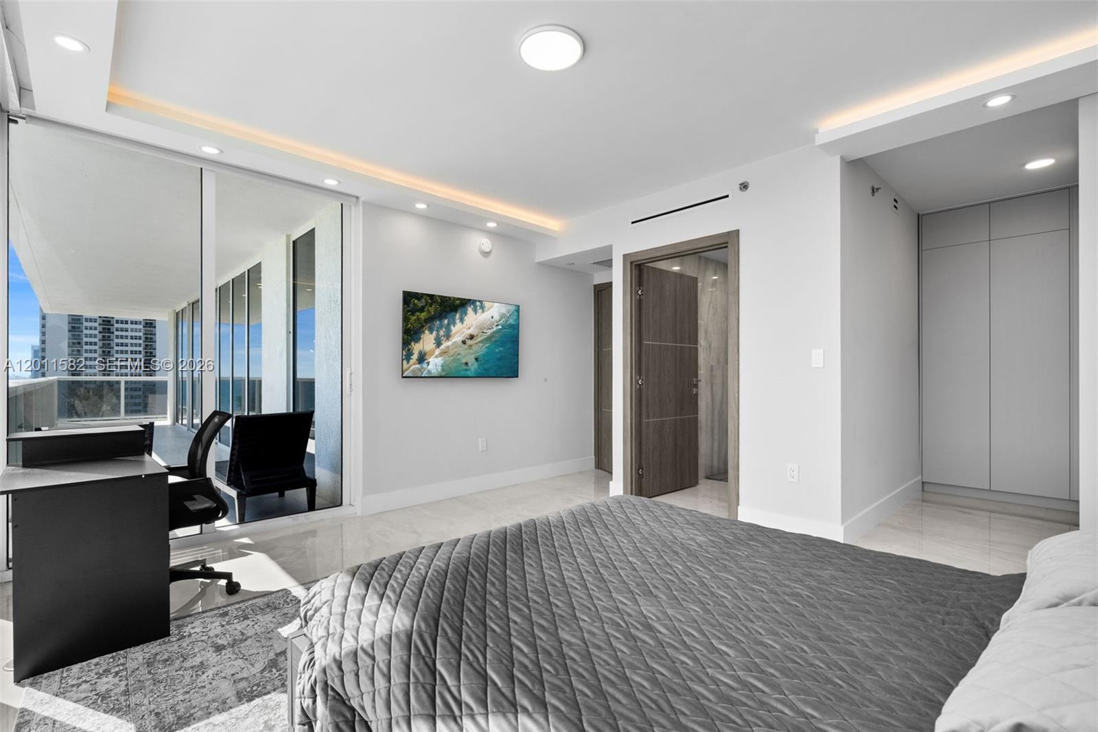 1830 S Ocean Drive 1002 Property Photo 24
