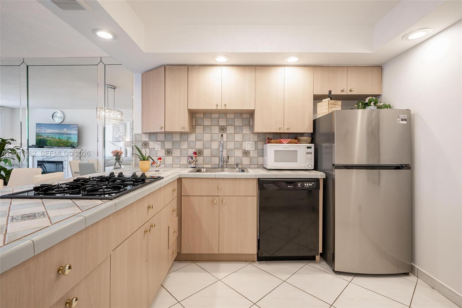 A12011662 Property Photo 16