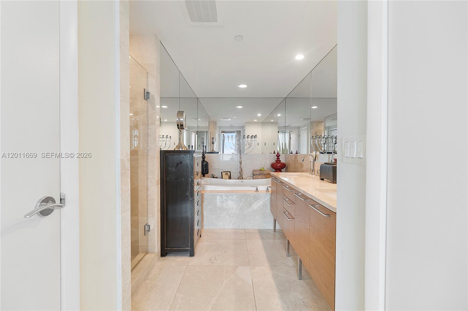 17001 Collins Avenue 1703 Property Photo 16