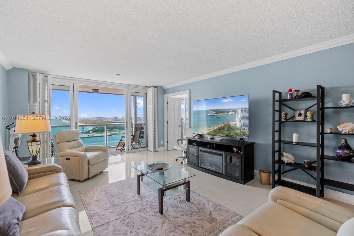 2100 S Ocean Lane 1704 Property Photo 11