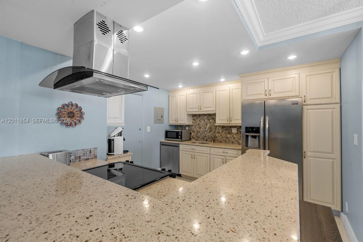 2100 S Ocean Lane 1704 Property Photo 14