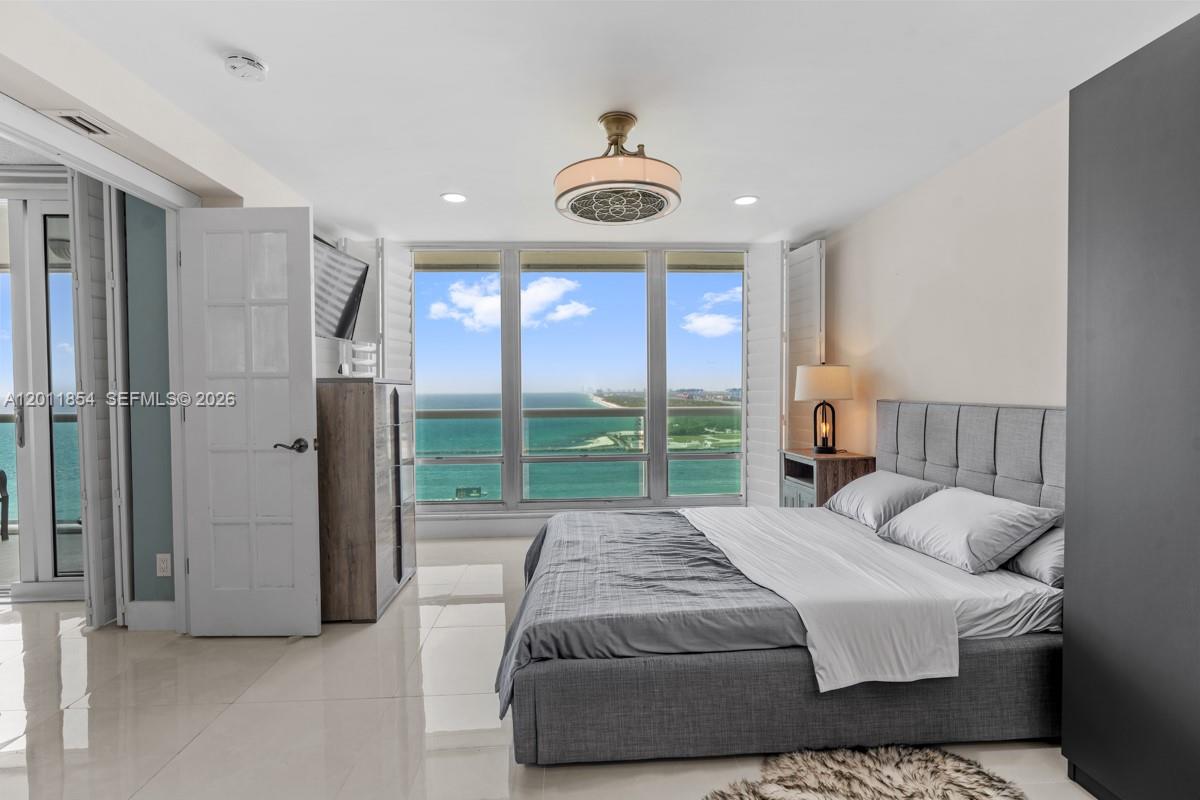 2100 S Ocean Lane 1704 Property Photo 16