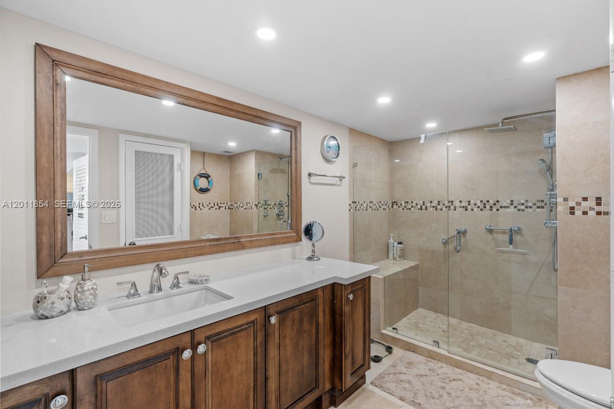 2100 S Ocean Lane 1704 Property Photo 18