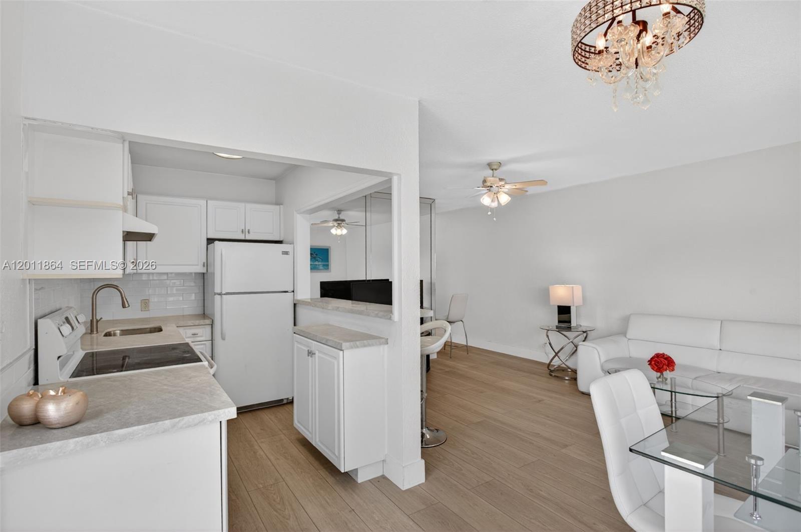 615 S Riverside Drive 5 Property Photo 11