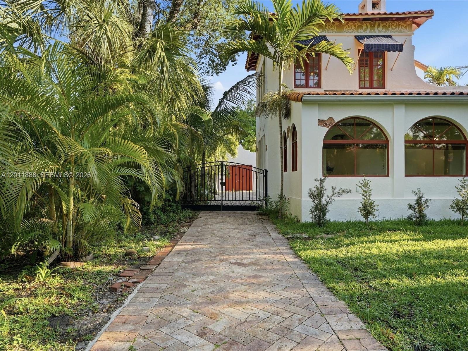 1137 Asturia Avenue Property Photo 7