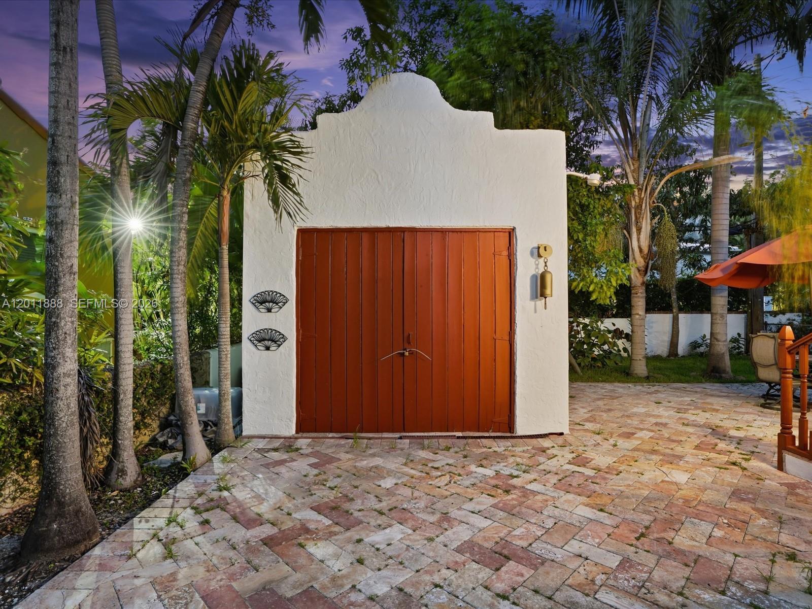 1137 Asturia Avenue Property Photo 11