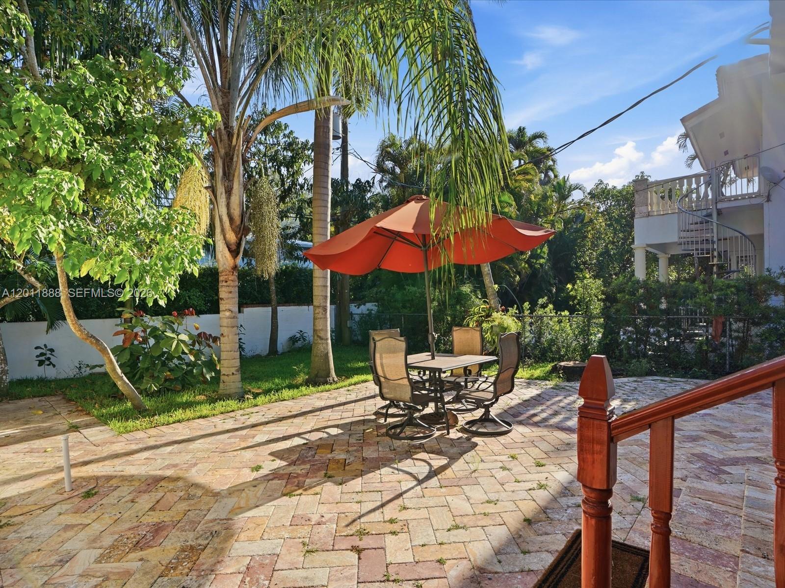 1137 Asturia Avenue Property Photo 12