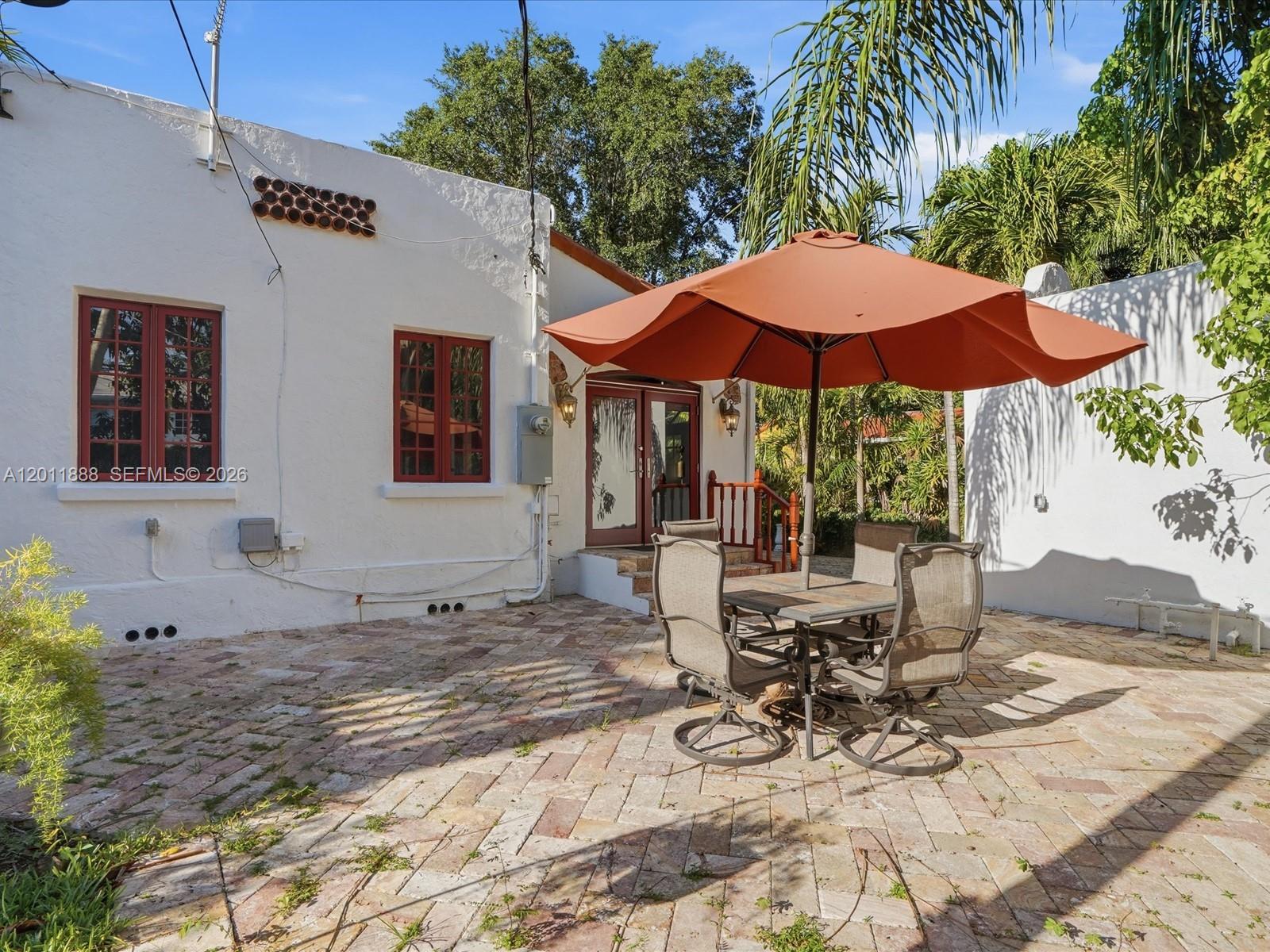 1137 Asturia Avenue Property Photo 14