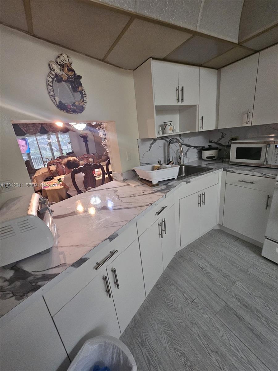 1670 Ne 191st Street 109-3 Property Photo 8