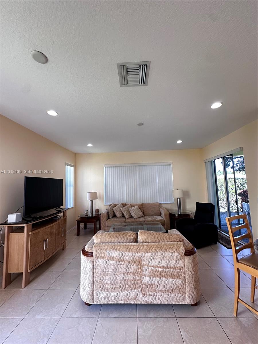 606 Mariner Bay Boulevard Property Photo 9