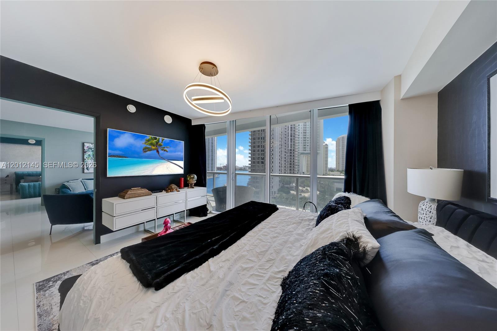 465 Brickell Avenue 1019 Property Photo 8