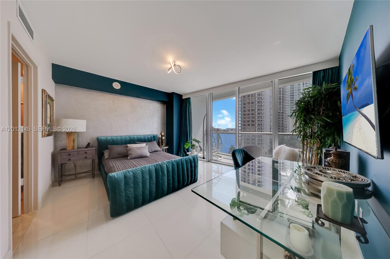 465 Brickell Avenue 1019 Property Photo 11