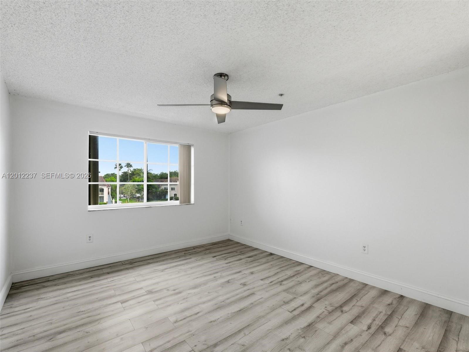 A12012237 Property Photo 12