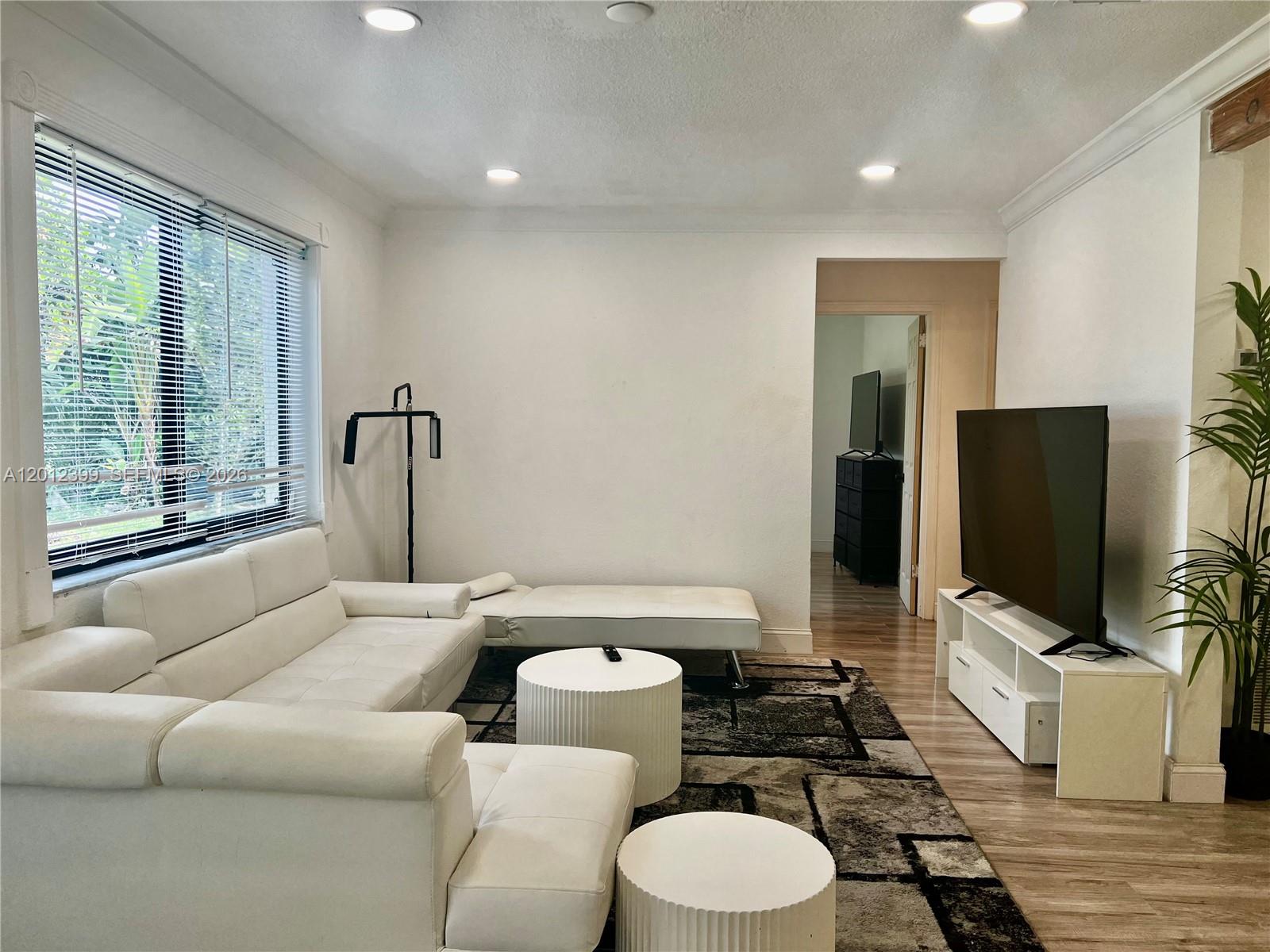 12040 N Miami Avenue Property Photo 1