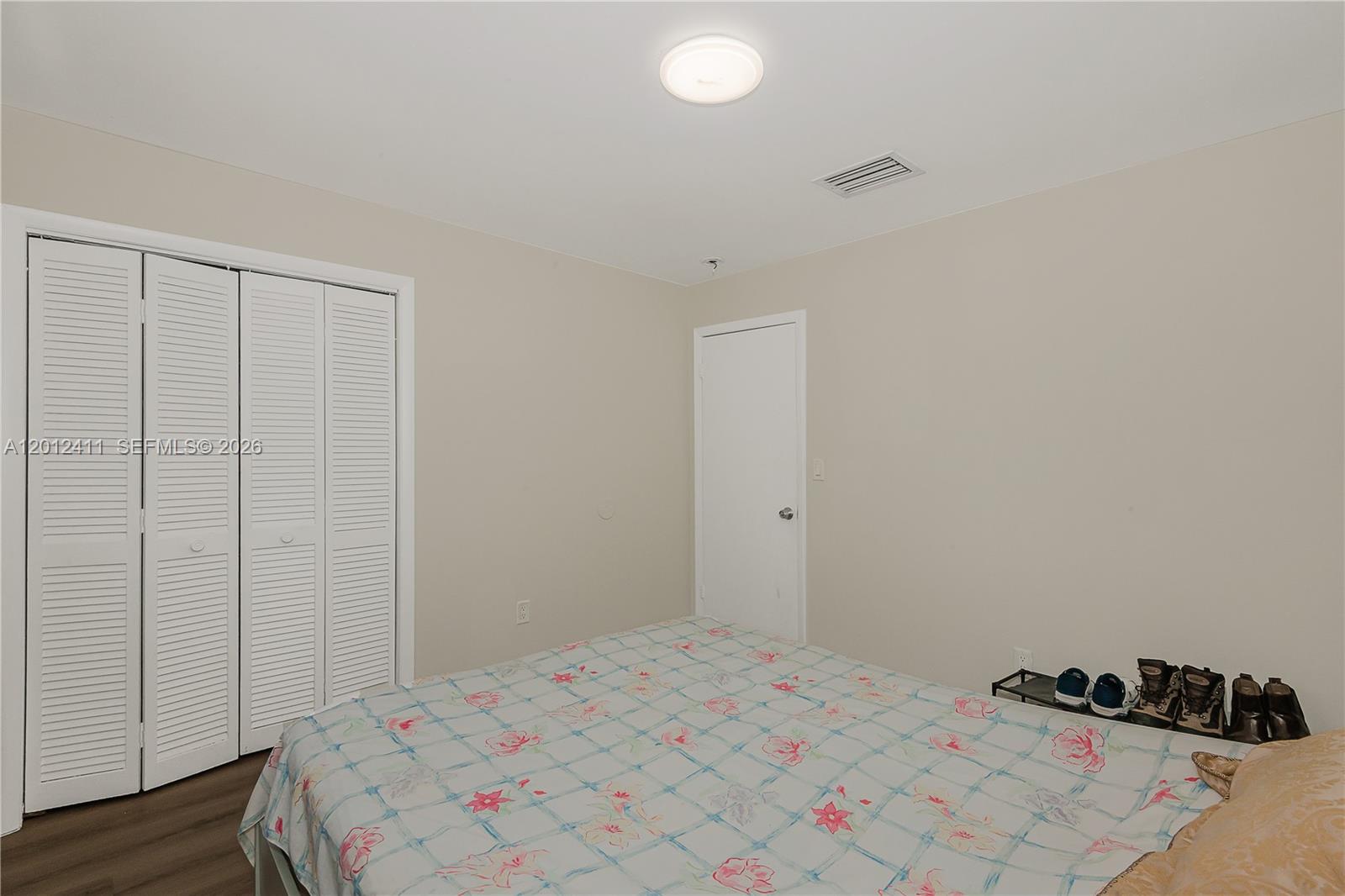 395 W 39th Place Property Photo 27