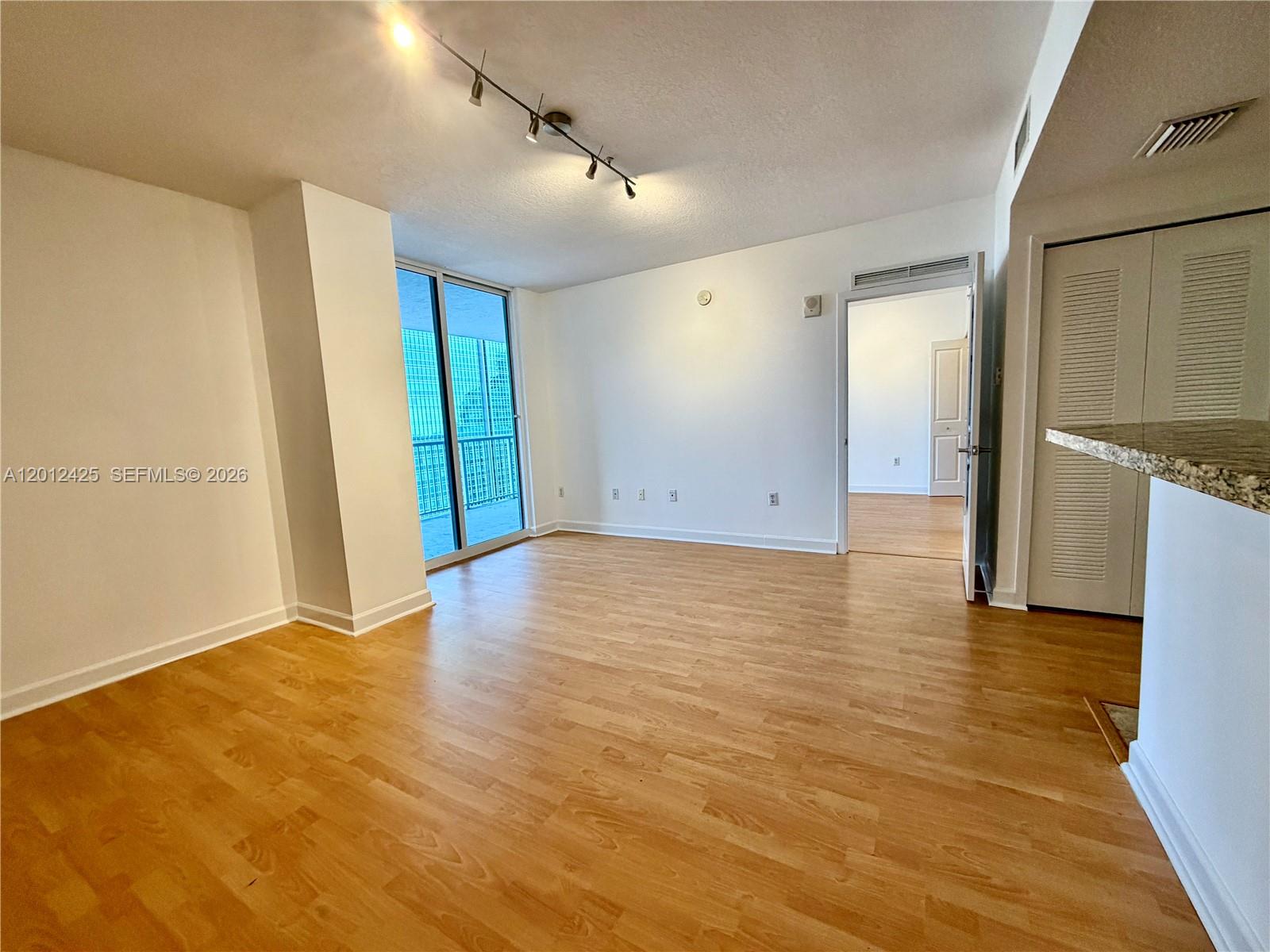 170 Se 14th Street 2906 Property Photo 10