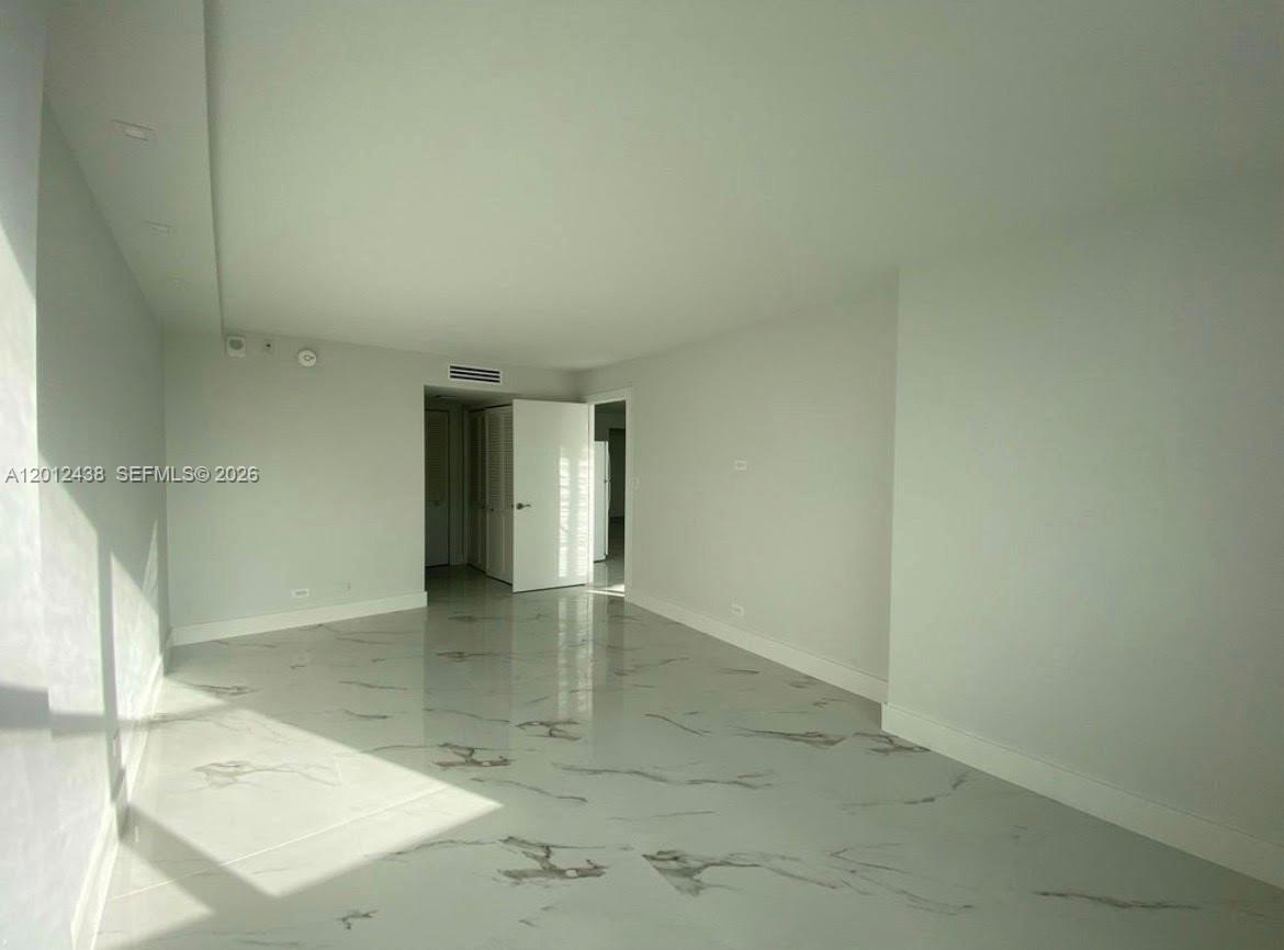 6039 Collins Avenue 1033 Property Photo 7