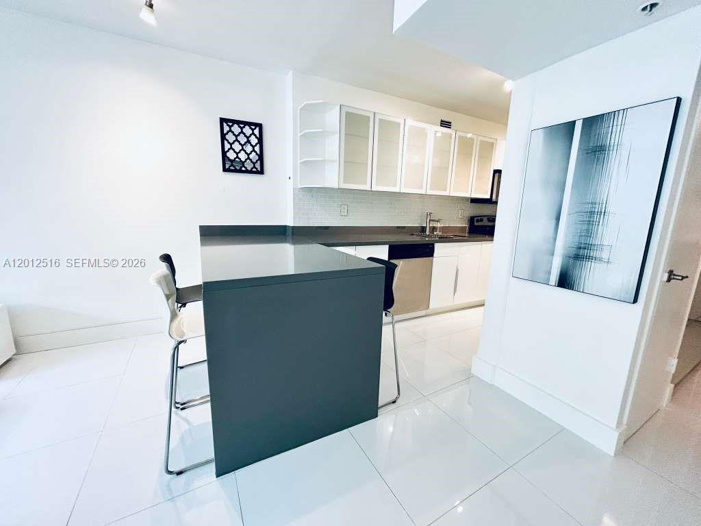 100 Lincoln Road 526 Property Photo 5