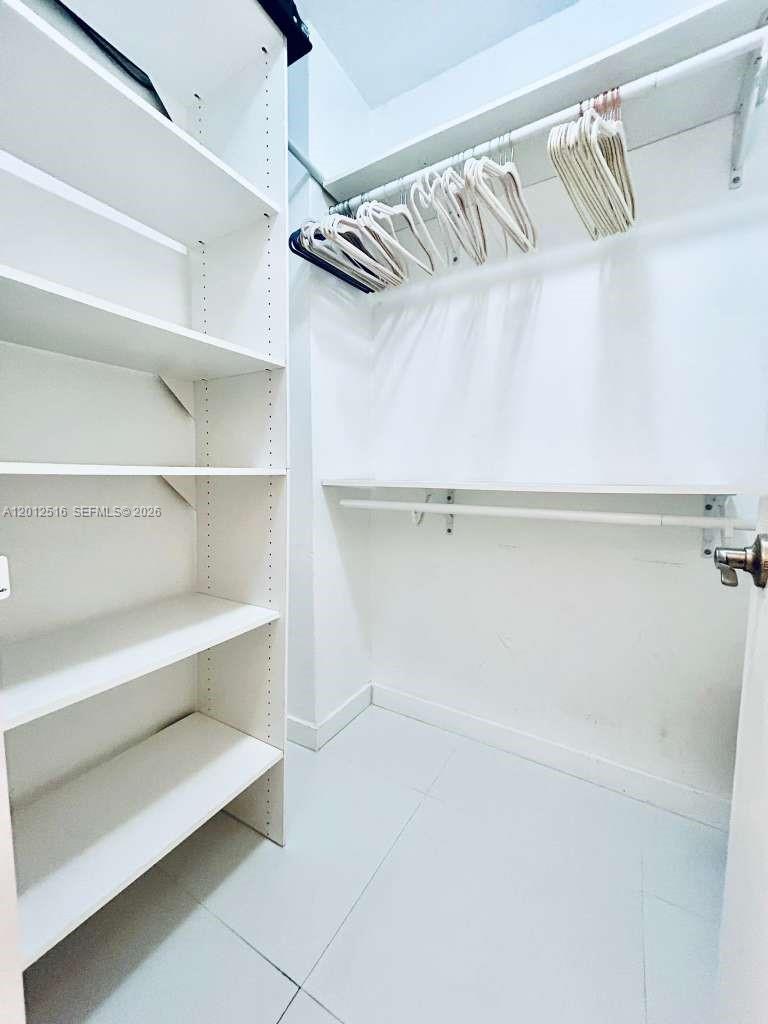 100 Lincoln Road 526 Property Photo 10