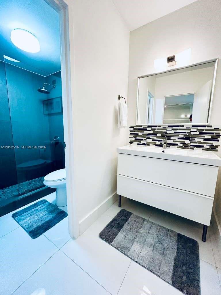 100 Lincoln Road 526 Property Photo 11