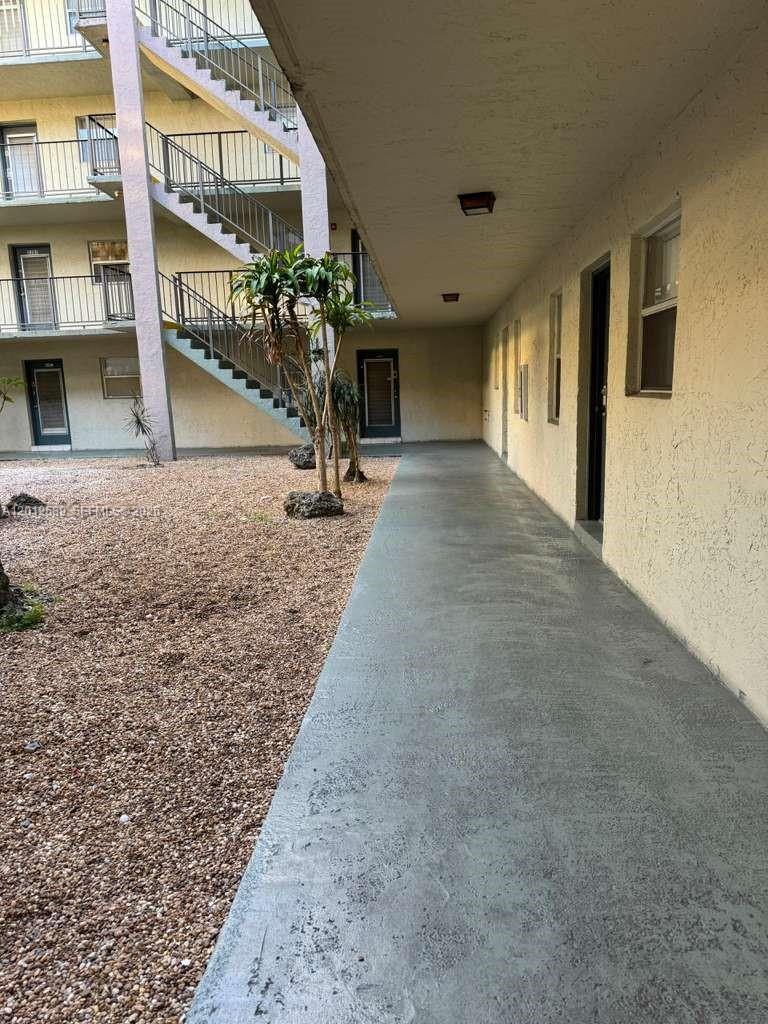 1810 Sw 81st Avenue 2106 Property Photo 10