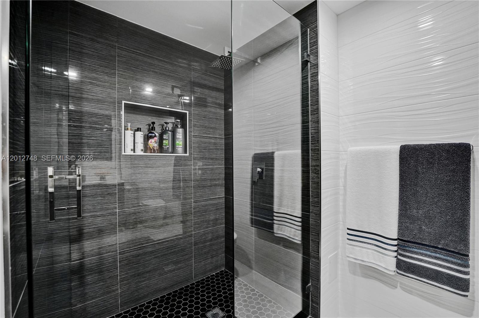 20281 E Country Club Drive Ph14 Property Photo 57