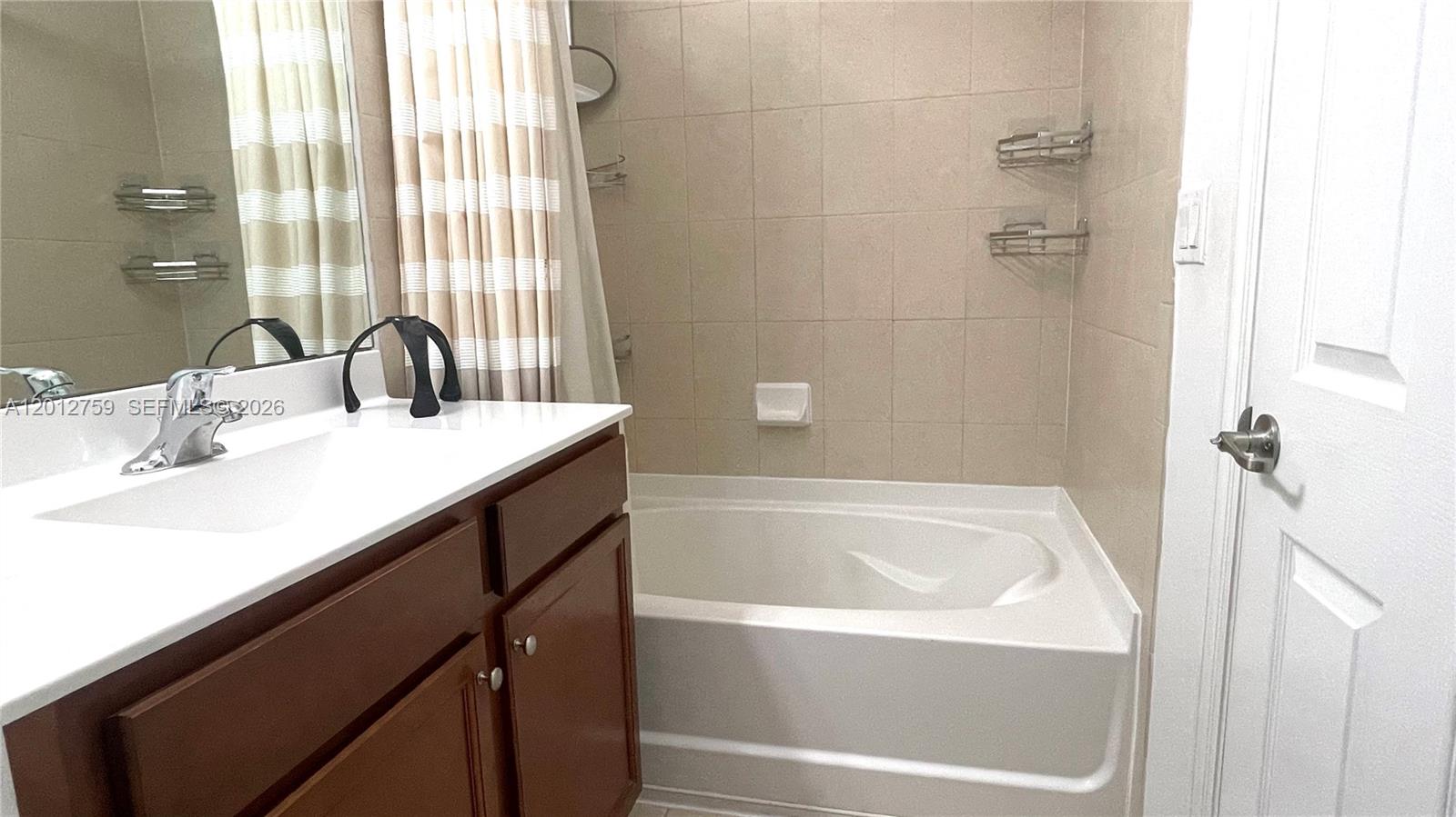 10620 Nw 88th Street 205 Property Photo 12