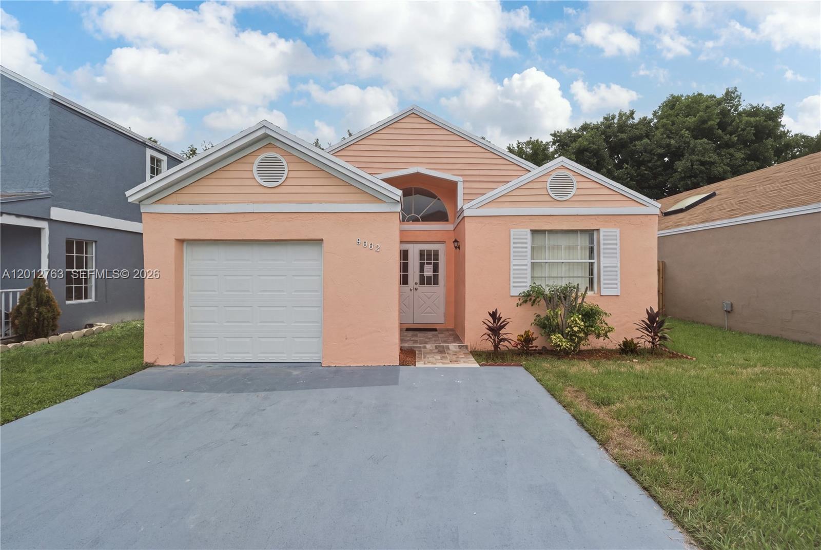 9992 Periwinkle Street Property Photo 2