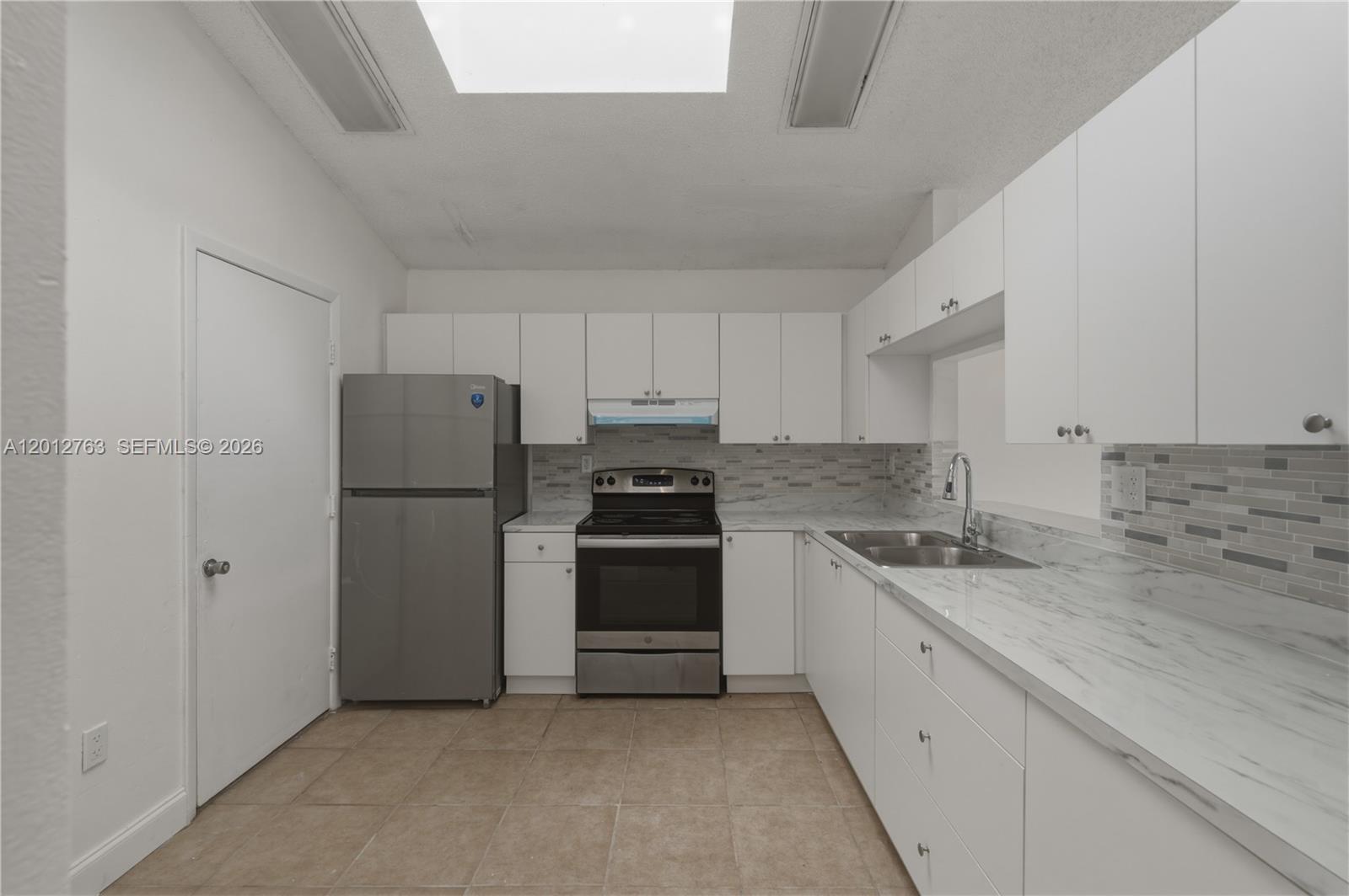 9992 Periwinkle Street Property Photo 10