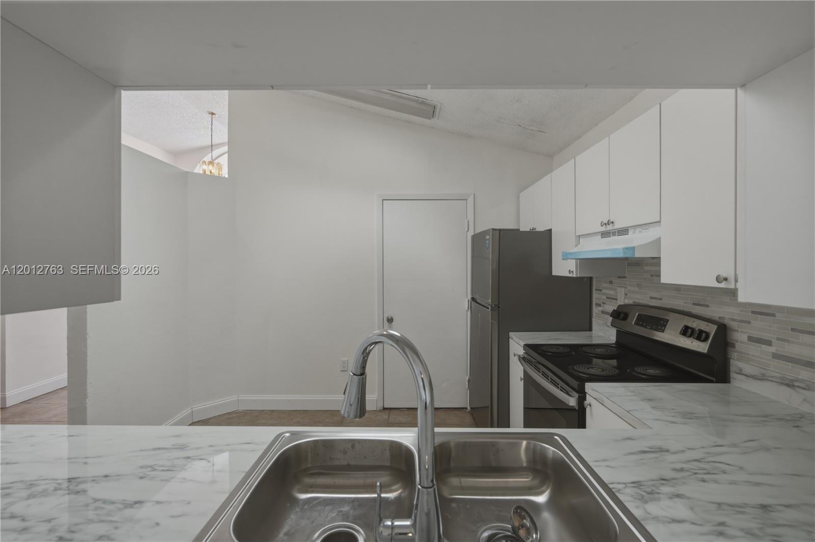 9992 Periwinkle Street Property Photo 11