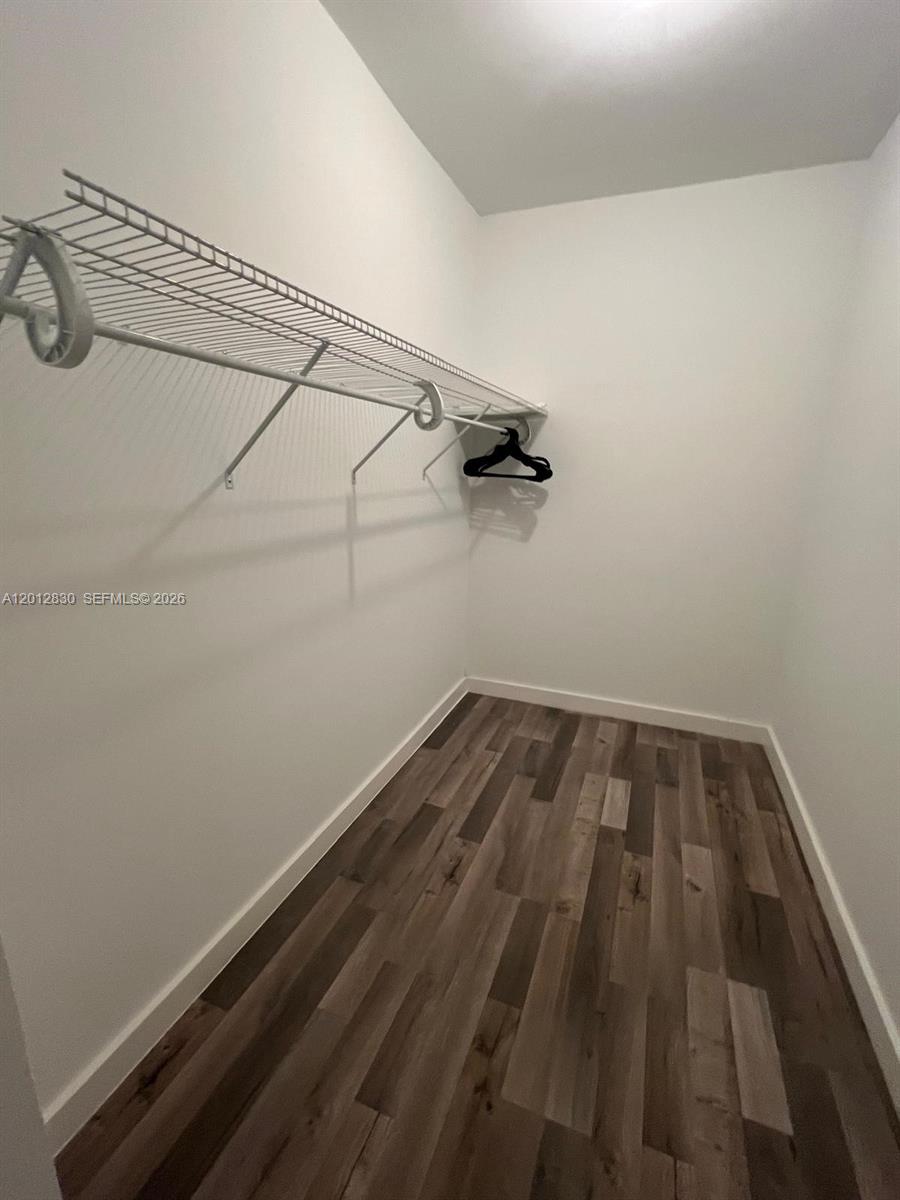 1560 Ne 151st Street 102 Property Photo 6