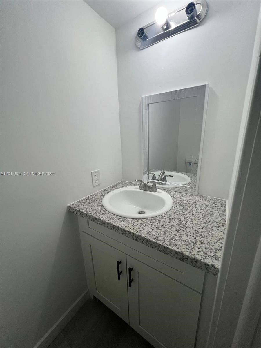 1560 Ne 151st Street 102 Property Photo 9
