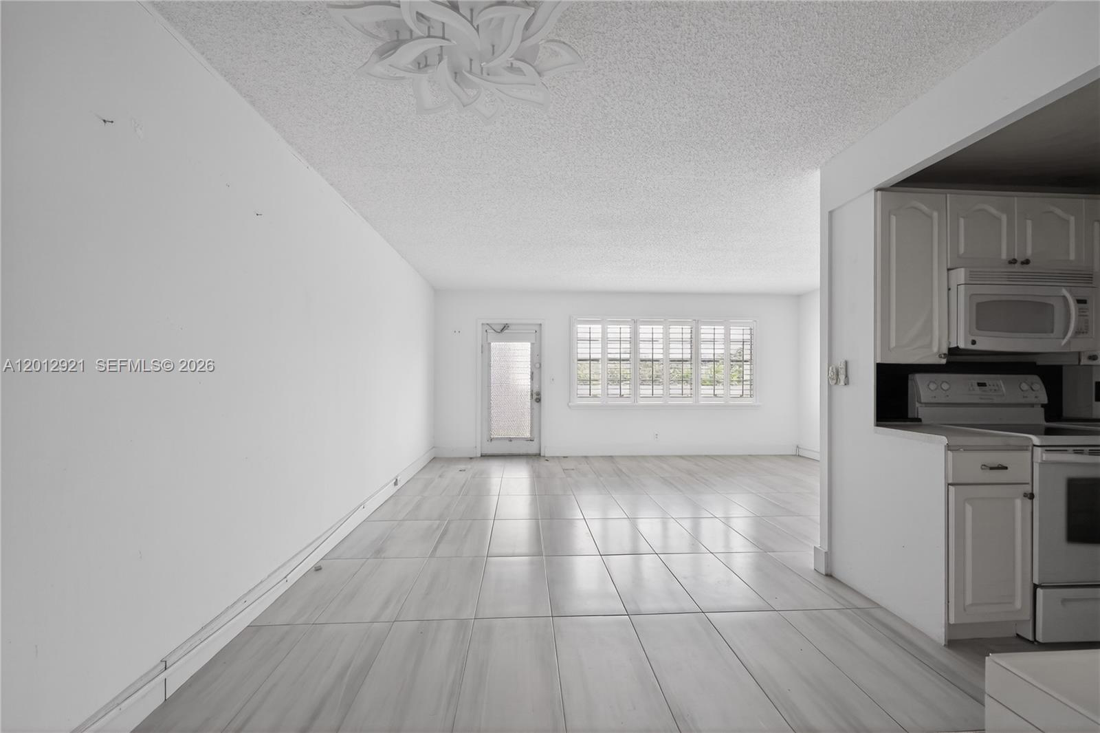 3023 Cambridge B 3023 Property Photo 9