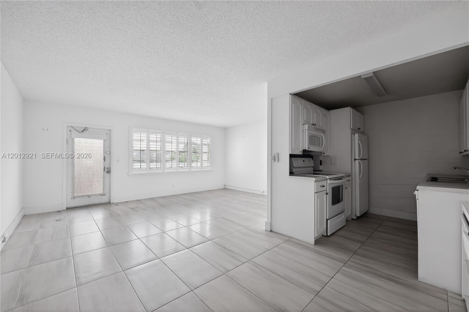 3023 Cambridge B 3023 Property Photo 10