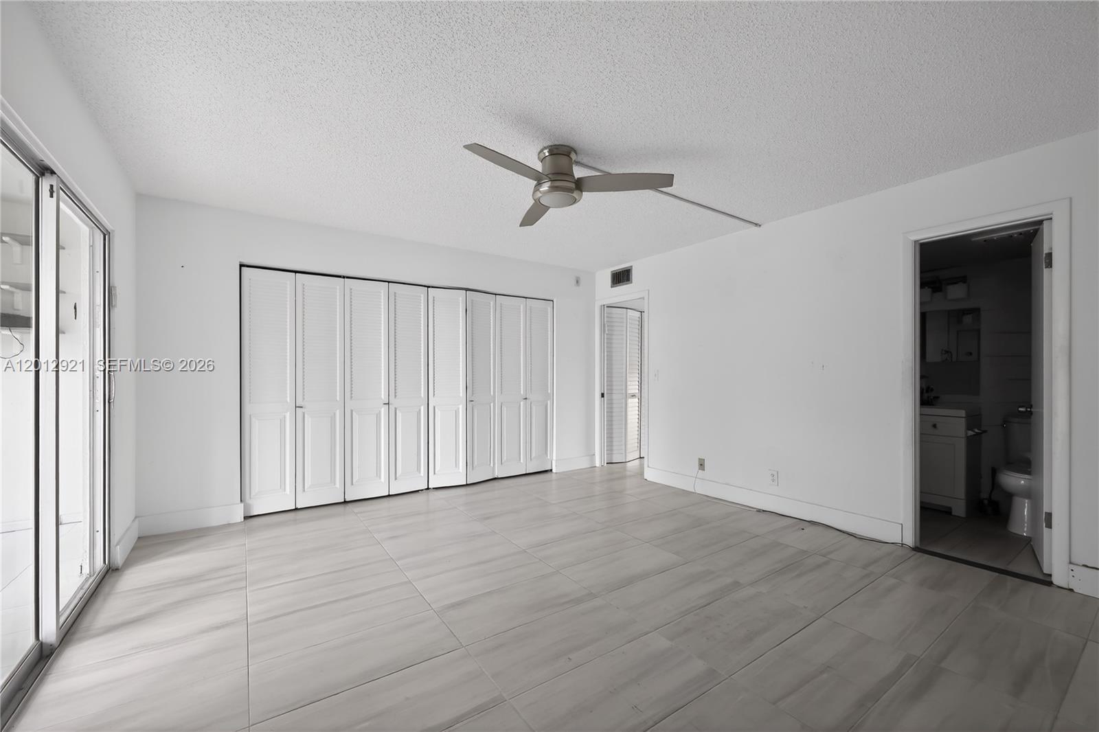 3023 Cambridge B 3023 Property Photo 11