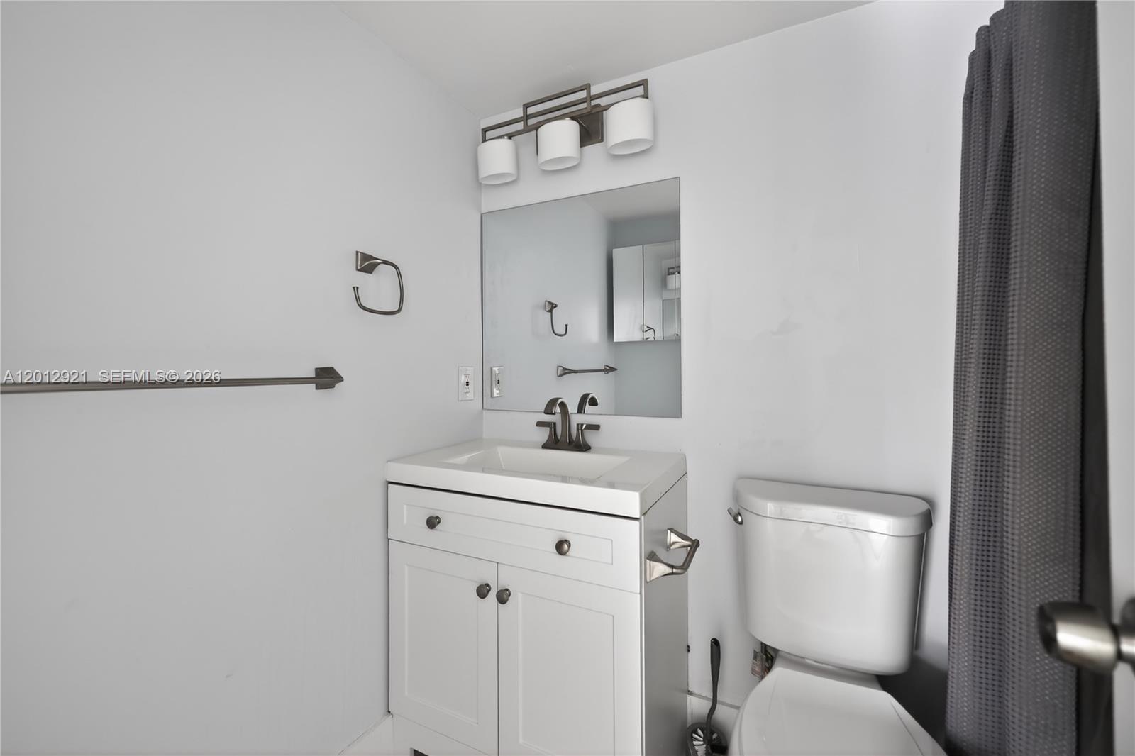 3023 Cambridge B 3023 Property Photo 12